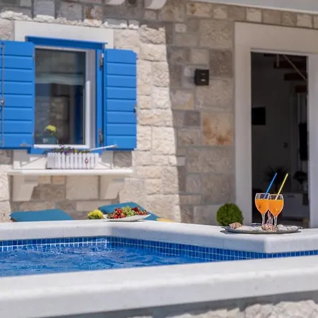 Blue Sky Villa Bol