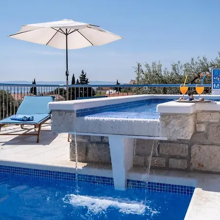 Blue Sky Villa Bol
