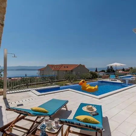 Blue Sky Villa Bol