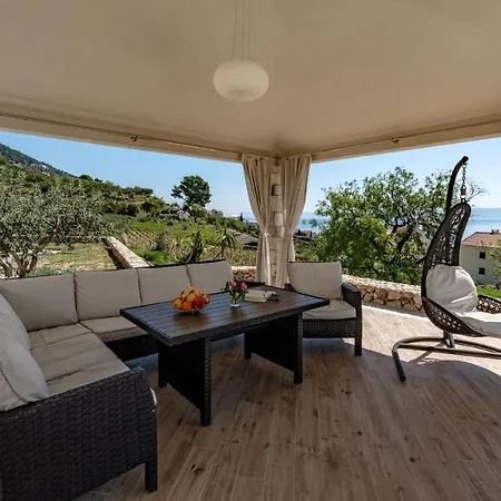 Villa Blue Sky Bol